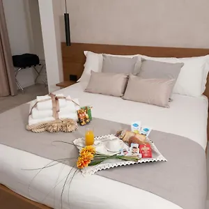 True Couette-café Naples